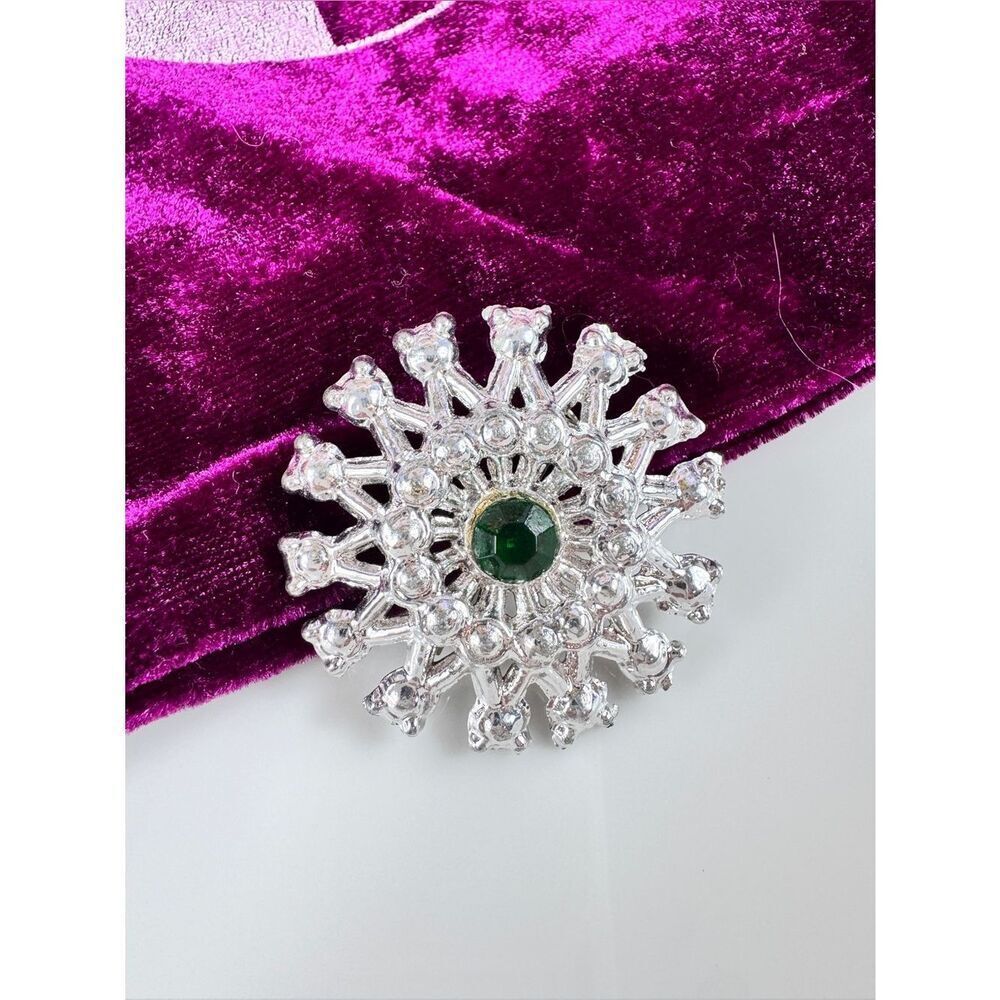 Vintage Silver Snowflake Brooch with Emerald Green Center